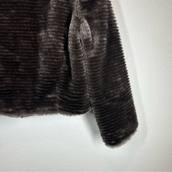 NANA CREATIONS USA Small Dark Chocolate Brown Faux Fur Ribbed Cropped Jacket - Picture 7 of 8
